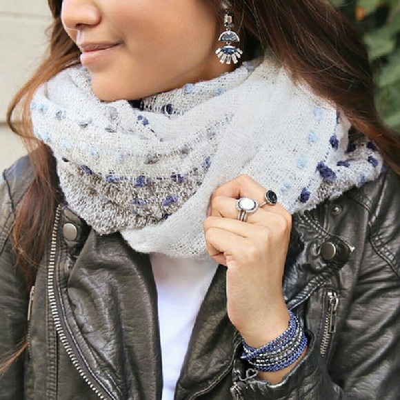 ♦️SOLD♦️SCARF Buy @ tazzjones.chloeandisabel.com