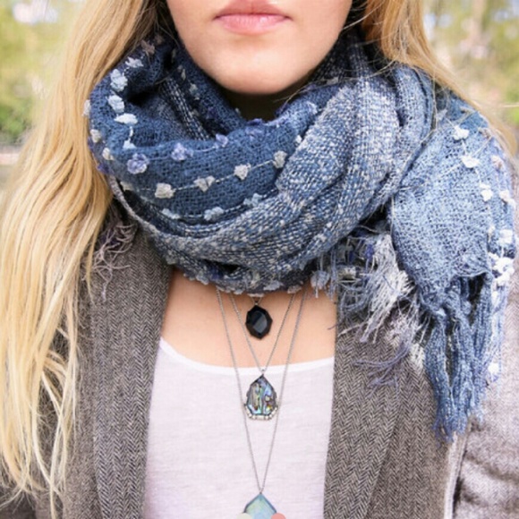 ♦️SOLD♦️Scarf Buy @ tazzjones.chloeandisabel.com
