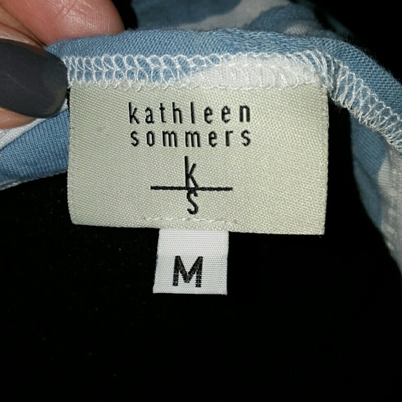 Light blue top - Picture 3 of 4