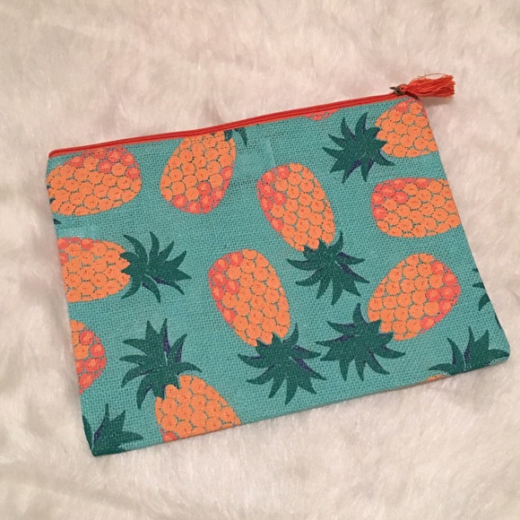 🍍🍍Pineapple Clutch 👛 🍍🍍 - Picture 2 of 2