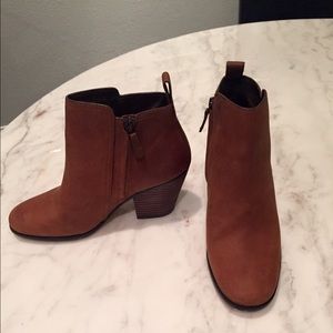 Cole Haan Chesney leather side zip ankle booties