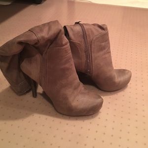 BCBG Generation tan boots