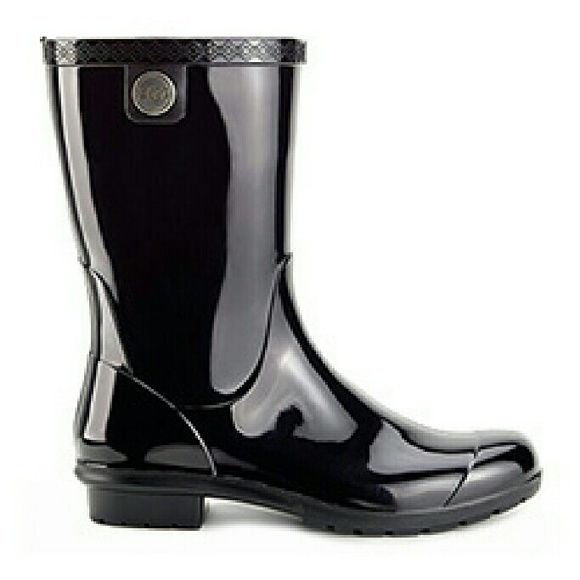 UGG rain boots Size 11& I2