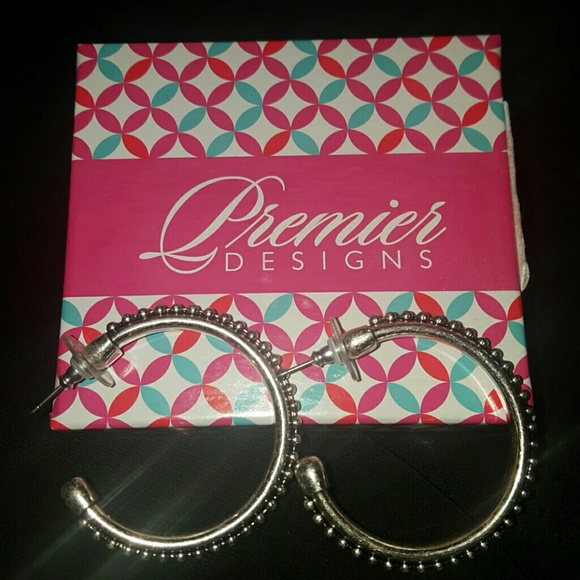 Premier Design silver hoop earings!