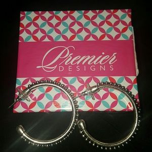 Premier Design silver hoop earings!