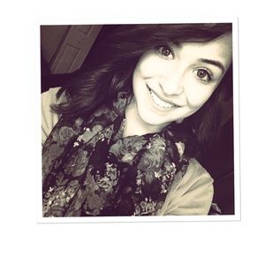 Meet your Posher, Naima