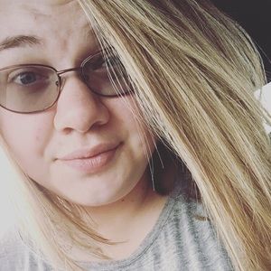 Meet your Posher, Deborah