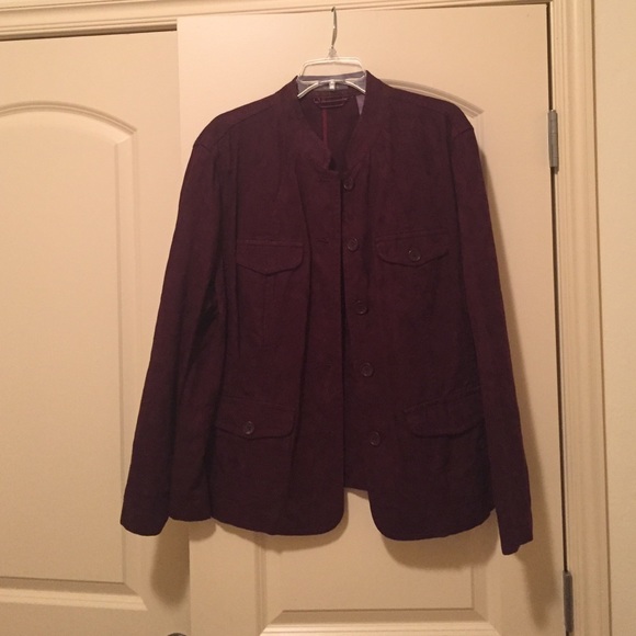 ✨SALE✨Liz Claiborne fitted jacket in merlot