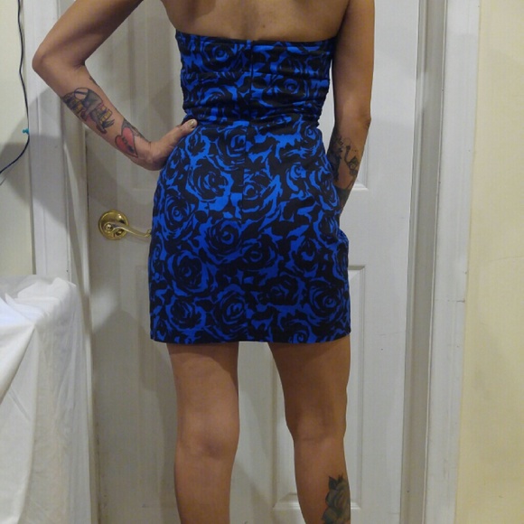 ❤️Price Firm❤️pinup strapless rose pattern dress - Picture 3 of 4