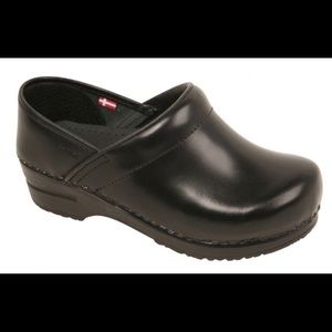 Dansko Professional Clogs- WIDE