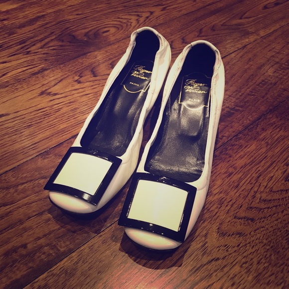Roger Vivier Women Shoe - Picture 1 of 3
