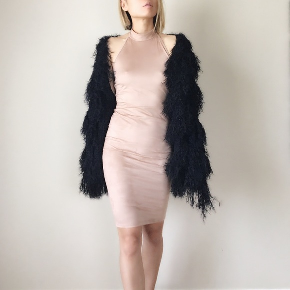 Black tier faux fur cardigan. W coat hooks closure - Picture 4 of 4