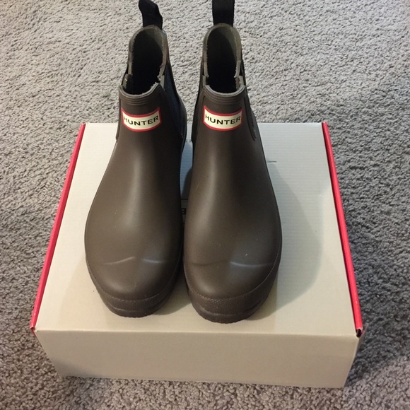 Hunter Shoes - Hunter olive Chelsea rain boots us7