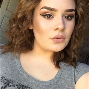 Meet your Posher, Eva