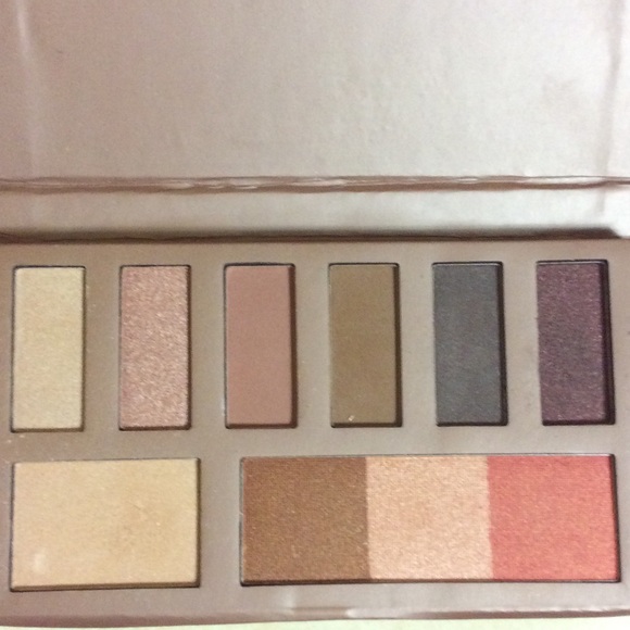 Manna Kadar Beauty pallet New Condition - Picture 2 of 4