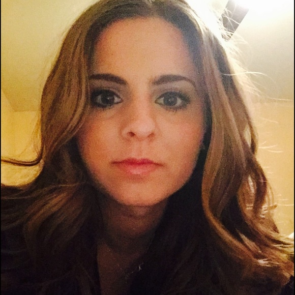 Happy Poshing🖤 - Picture 2 of 2