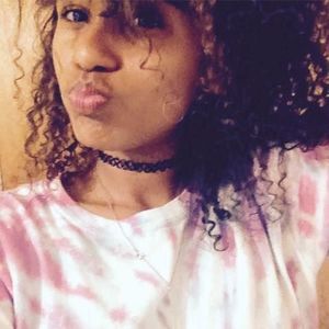 Meet your Posher, Yaira