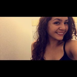 Meet your Posher, Alenna