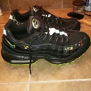 Air Max 95 neon nights rare great condition.