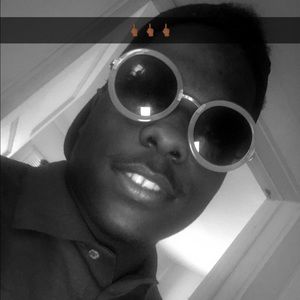 Meet your Posher, Devin