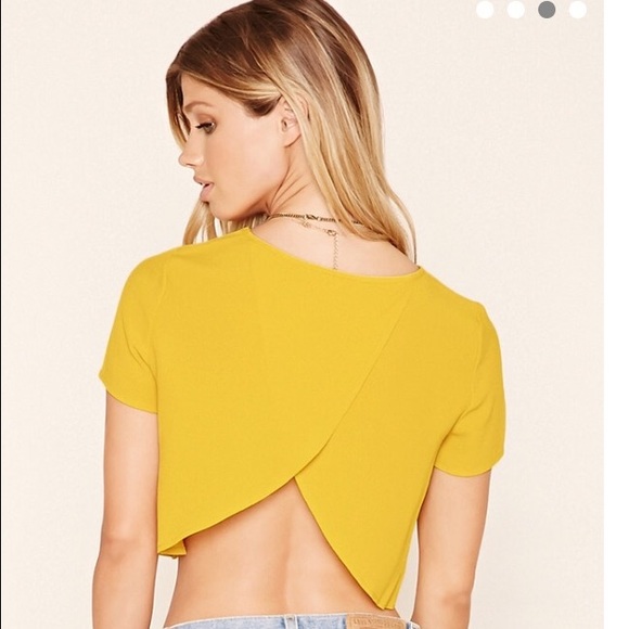 NWT!Tulip back crop top