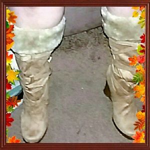 Faux Fur Lined Wedge Boots 👢Clearance👢