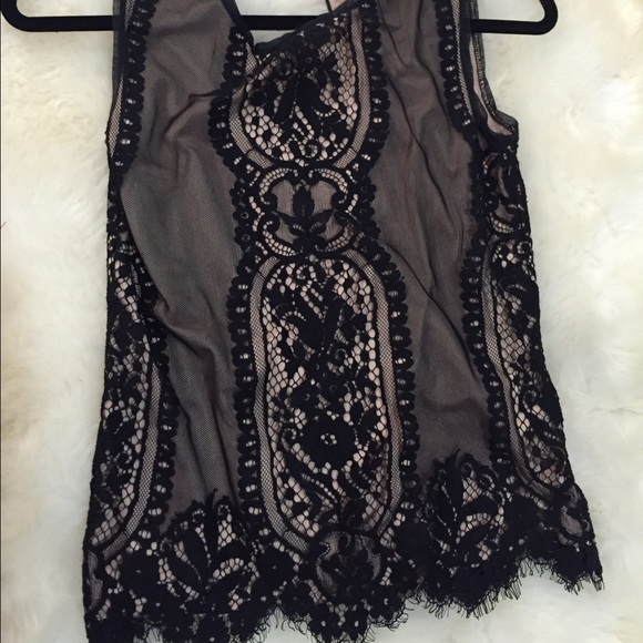 Max studio lace nude lining top small