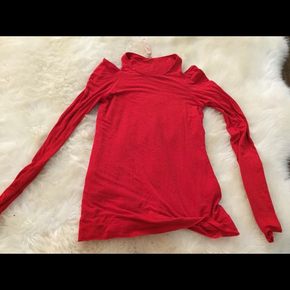 Bailey 44 red cold shoulder cutout top small