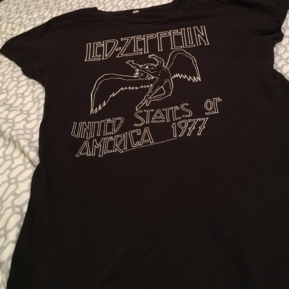 tshirt - Picture 2 of 2