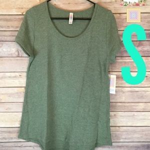 Perfect T! Never worn!!