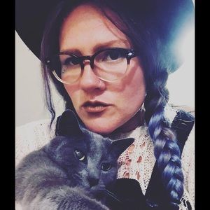 Meet your Posher, Britta