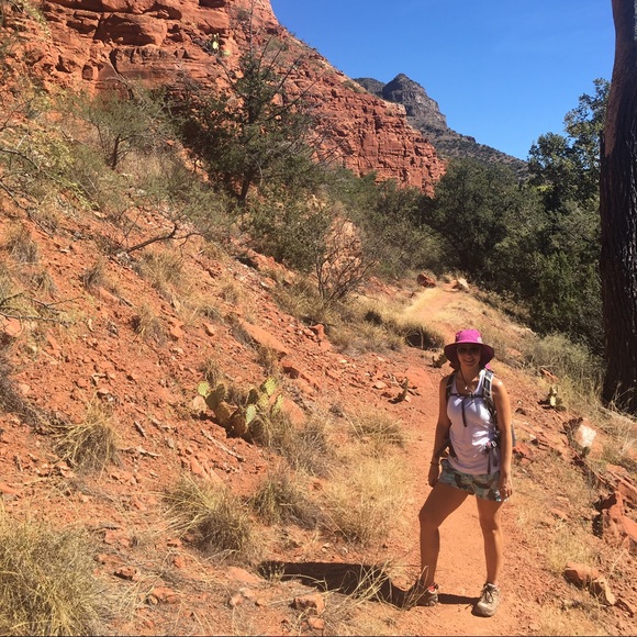 Meet your Posher, Cindy - Picture 3 of 4