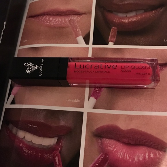 Younique lip gloss
