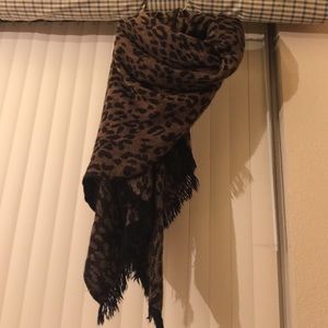 H&M leopard scarves