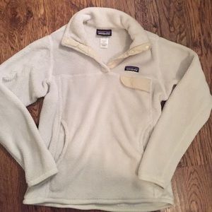 Cream Patagonia pullover!
