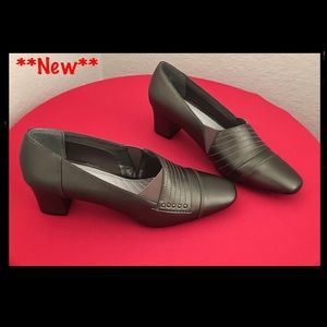 *New*East Street Pewter W/Studs Shoes*Comfy*