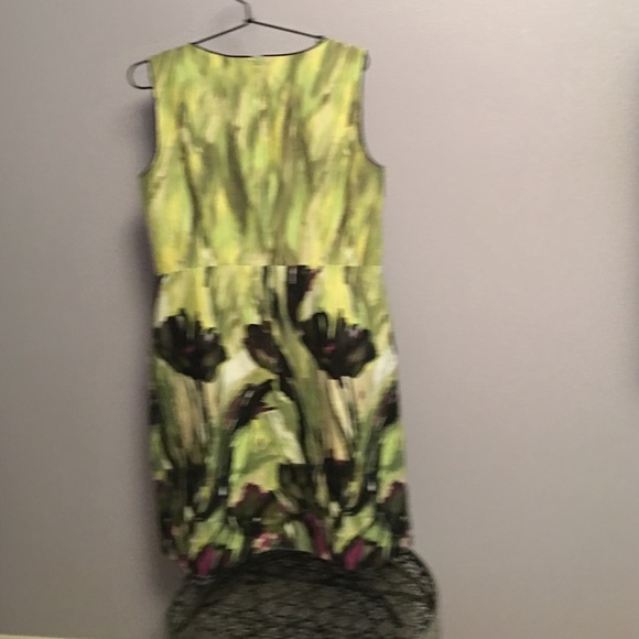 Dress. Size 16. - Picture 2 of 4