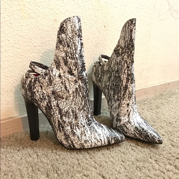 SALE!!Vintage by Jeffrey Campbell cut out boots