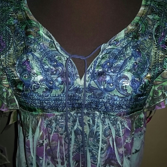 Adorable PETITE Top - Picture 2 of 2