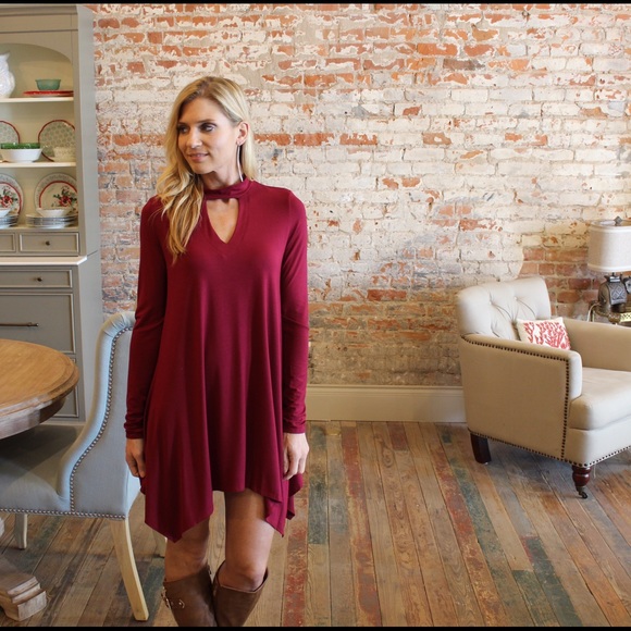 Burgundy choker neckline asymmetrical dress - Picture 2 of 4
