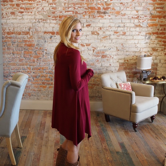 Burgundy choker neckline asymmetrical dress - Picture 4 of 4