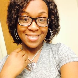 Meet your Posher, Dominique