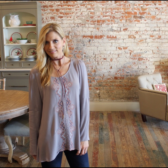 Gray embroidered detail tunic - Picture 2 of 4