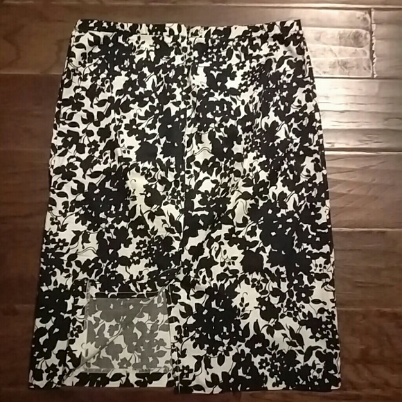 Skirt - Picture 3 of 3