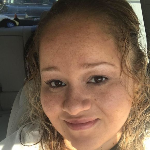 Meet your Posher, Yesenia - Picture 1 of 1