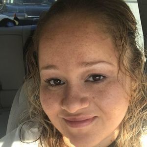 Meet your Posher, Yesenia