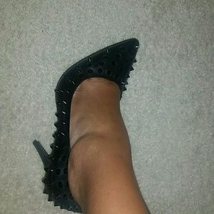 ❌SALE TODAY ONLY!! ❌BCBG SPIKED PUMPS..