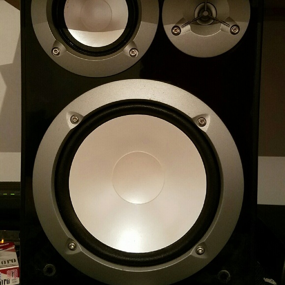 YAMAHA SPEAKERS    (model NS 6490 )   140 watt max - Picture 1 of 4