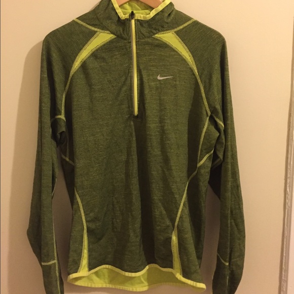 Nike - Men's - Dry Fit - Long Sleeve - Oullover