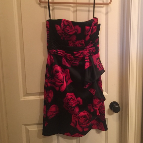 Dress - Picture 2 of 4